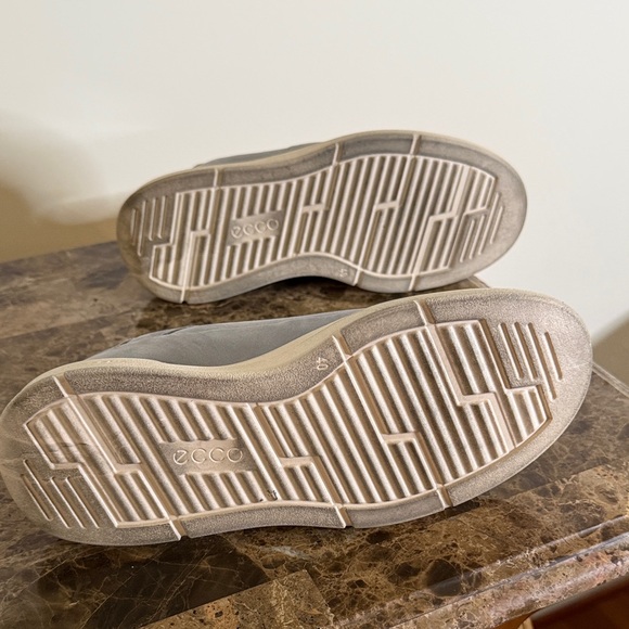 Ecco Light Gray Sneakers - Picture 5 of 6